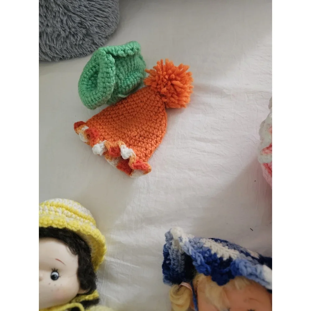 Vintage Handmade Crocheted Dolls Lot of 7+ Accessories Hong Kong Yarn Dolls READ